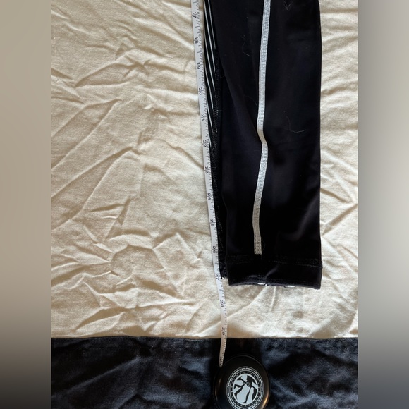 Lululemon Leggings 27” inseam - Picture 2 of 5